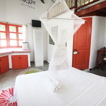 Casa Delfin Guest House Лас Теренас Екстериор снимка