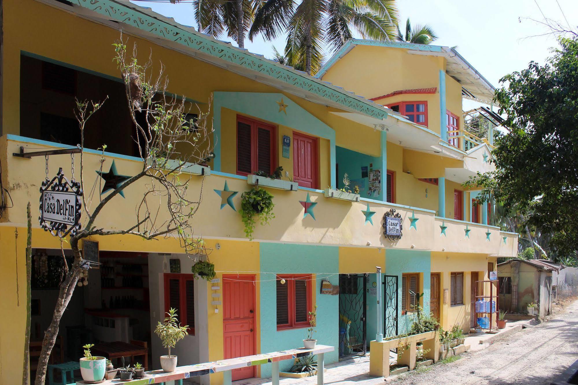 Casa Delfin Guest House Лас Теренас Екстериор снимка